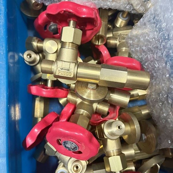 Control Pressure Gauge Needle Valve with flange high quality